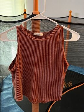 Tres Bien Ribbed Cropped Tank Top - Rust
